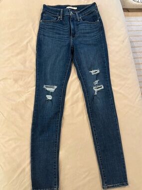 Levi’s 721 High Rise Skinny Jeans